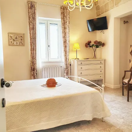 Palazzina Cavour * モノーポリ